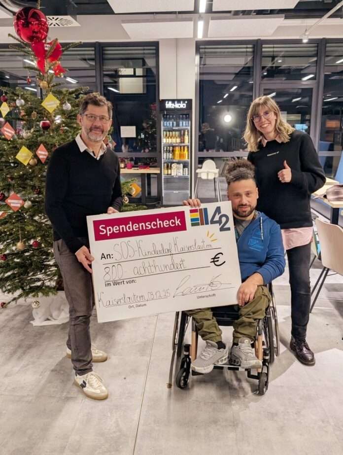 Spendenübergabe_42_Kilometer_für_den_guten_Zweck