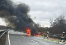 Brennender PKW auf der BAB6