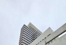 Rathausvorplatz: Kameras werden aufgehängt