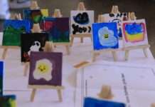 „Klecksgefahr“ begeistert kleine Künstlerinnen und Künstler