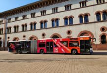 Im Jubiläumsdesign durch die Stadt