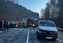 Unfall – Autofahrerin schwer verletzt