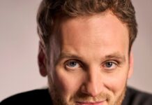 EINFACH SEIN – Dr. Leon Windscheid geht mit neuem Programm auf Tour