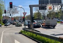 Unfall im Kreuzungsbereich: Wer hatte Rot?