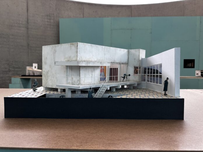 Viebrock_Anna_Modell La Manison am Südpol