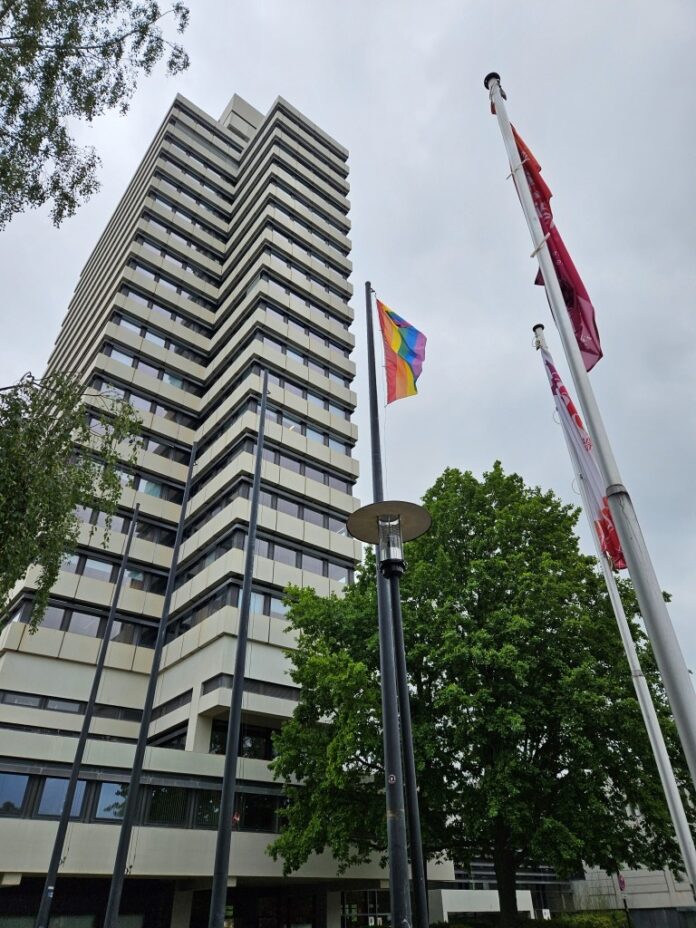 Regenbogenflagge_260515