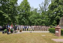 Gedenktafel für den Garnisonsfriedhof wurde eingeweiht