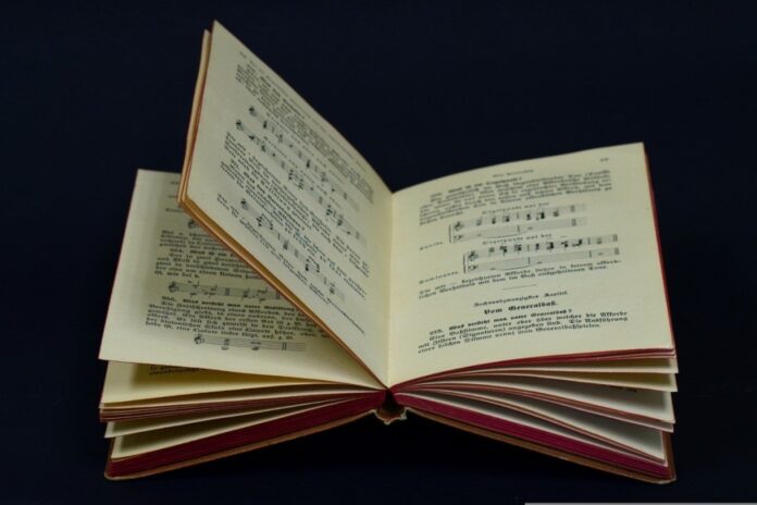 Liederbuch_UlrikeLeone