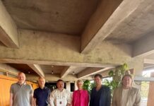 40 Jahre für Kaiserslautern: Oberbürgermeisterin Beate Kimmel gratuliert Michael Strack zum Dienstjubiläum
