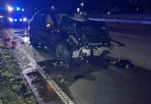 Unter dem Einfluss von Alkohol Verkehrsunfall verursacht