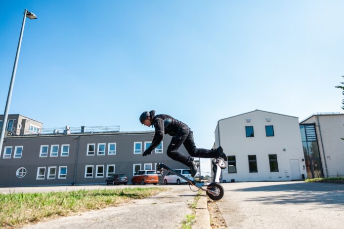 e-scooter-unfallforschung-241-download