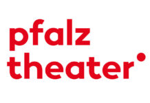 Schwarzhumorige Horrorkomödie am Pfalztheater: „Die Verwandlung“ von Löhle nach Kafka